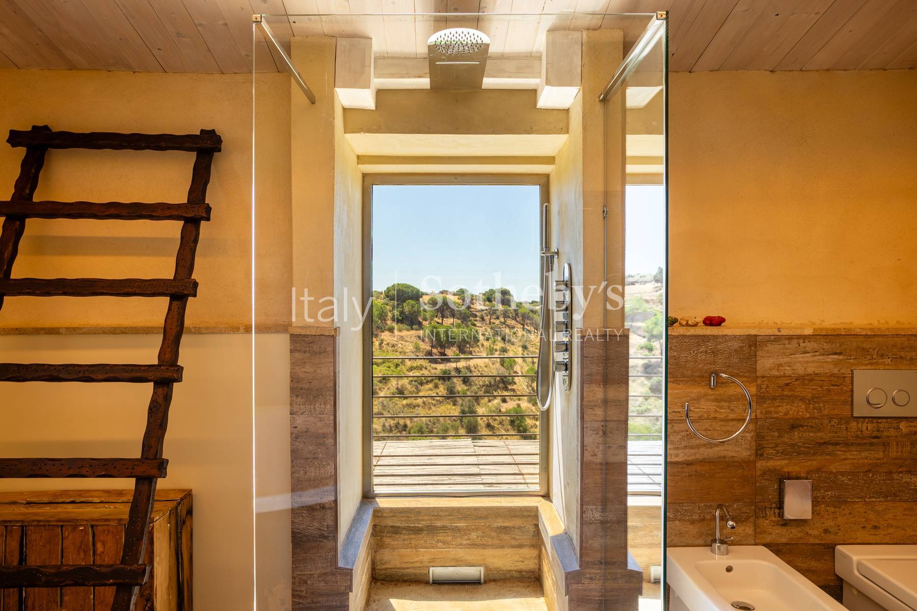  Old villa with swimming pool, dépendance, and private pine forest - 物件實景