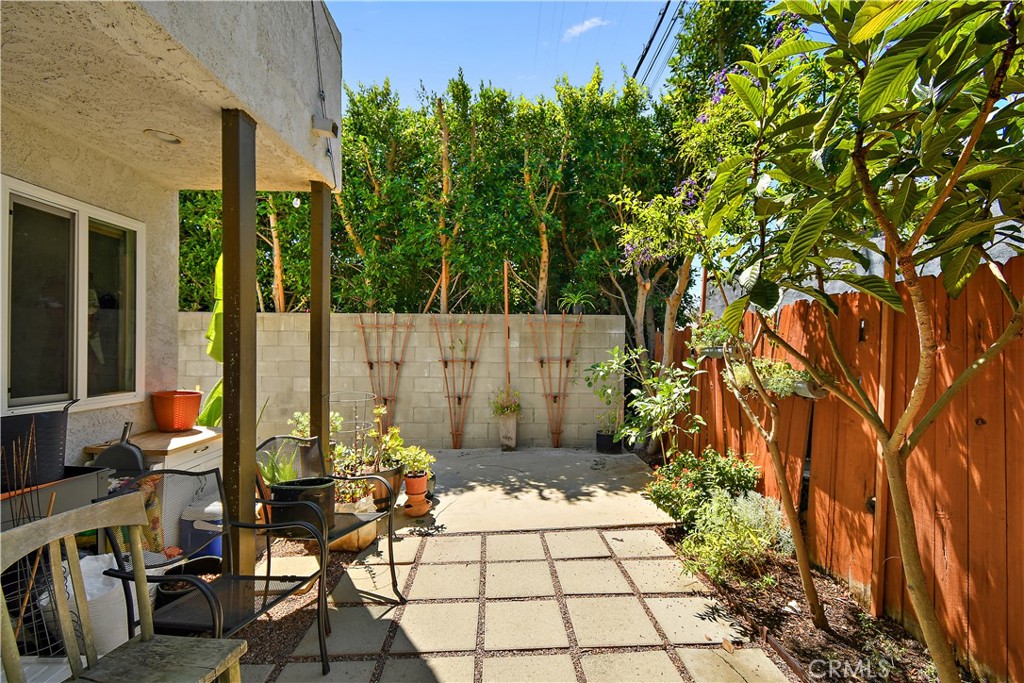 Los Angeles, California, 90019, United States, ,Residential,For Sale,1938250
