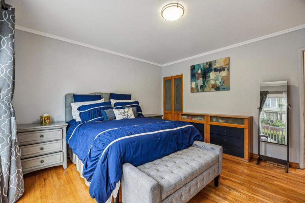 Daly City, California, 94015, United States, 5 Bedrooms Bedrooms, ,2 BathroomsBathrooms,Residential,For Sale,2010788