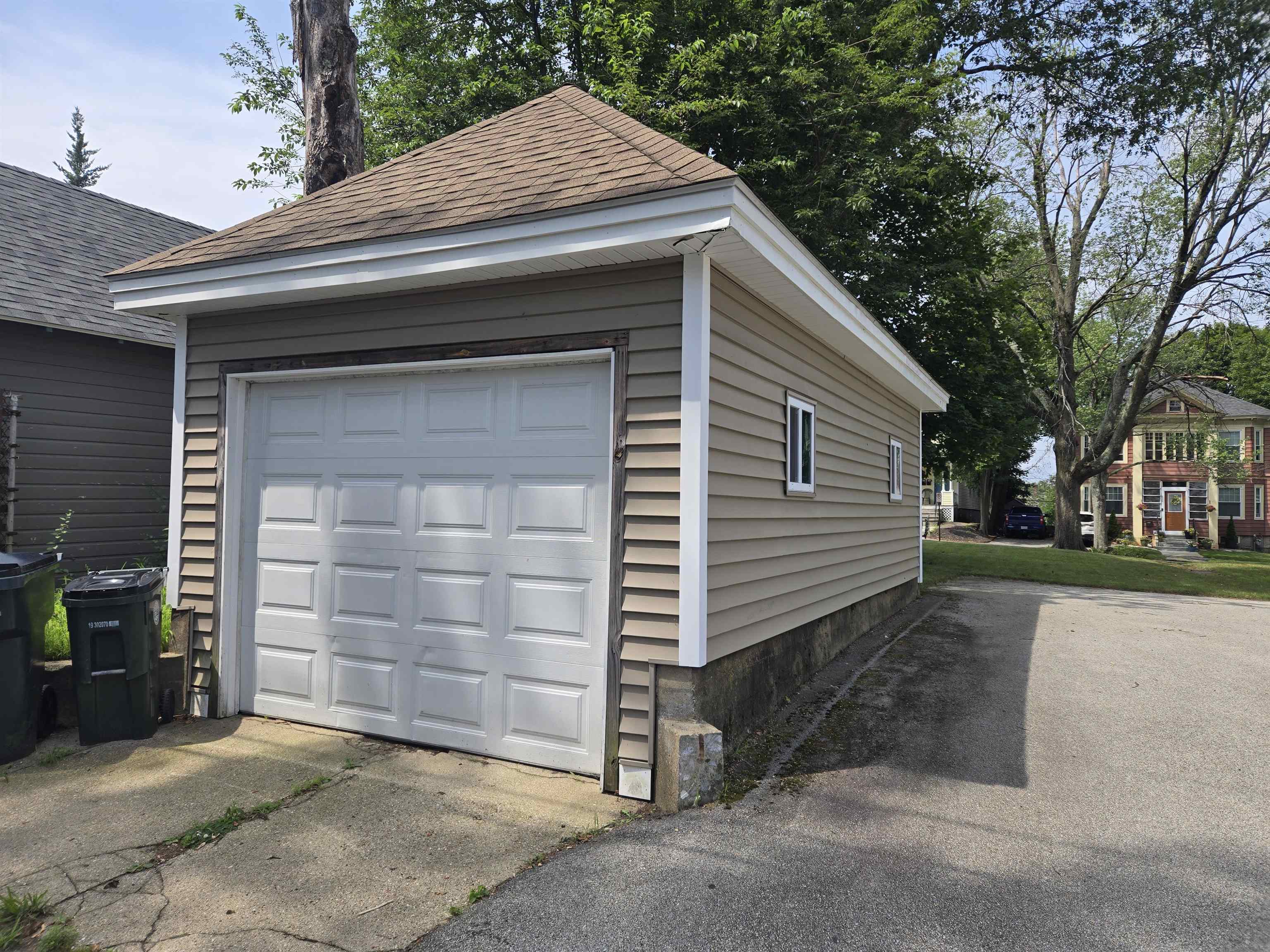 Manchester, New Hampshire, 03104, United States, 3 Bedrooms Bedrooms, ,3 BathroomsBathrooms,Residential,For Sale,1896803