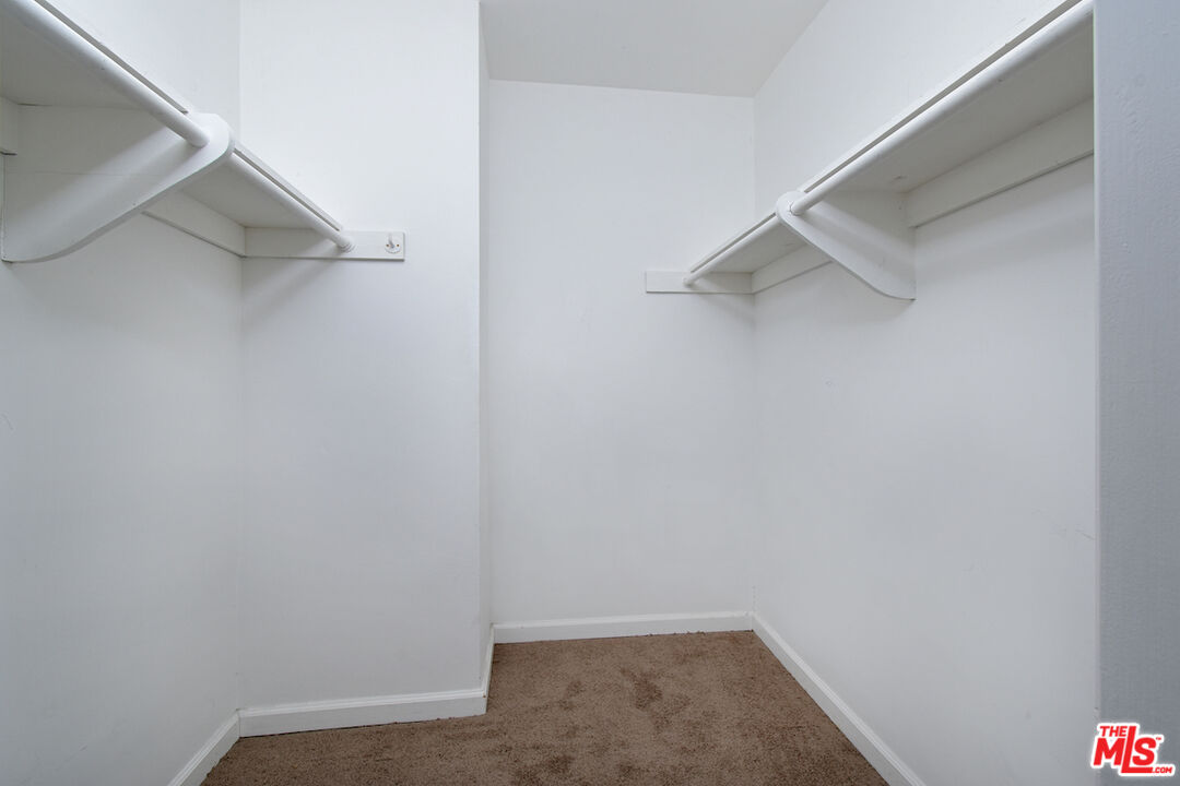 Northridge, California, 91325, United States, 41 Bedrooms Bedrooms, ,Residential,For Sale,1877595