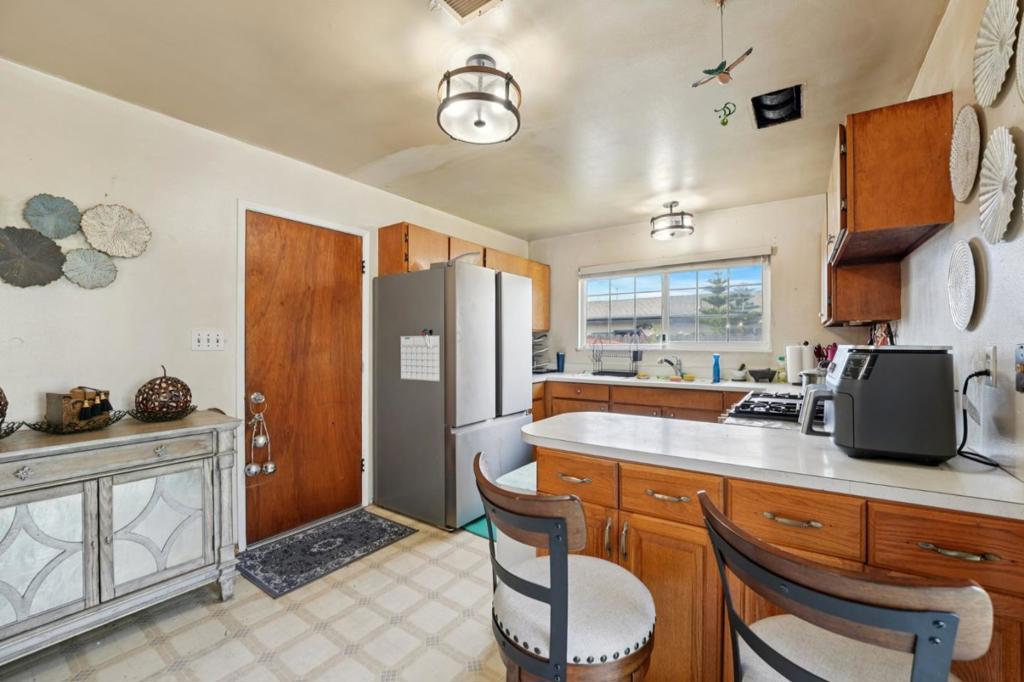 Salinas, California, 93906, United States, 3 Bedrooms Bedrooms, ,2 BathroomsBathrooms,Residential,For Sale,2012304