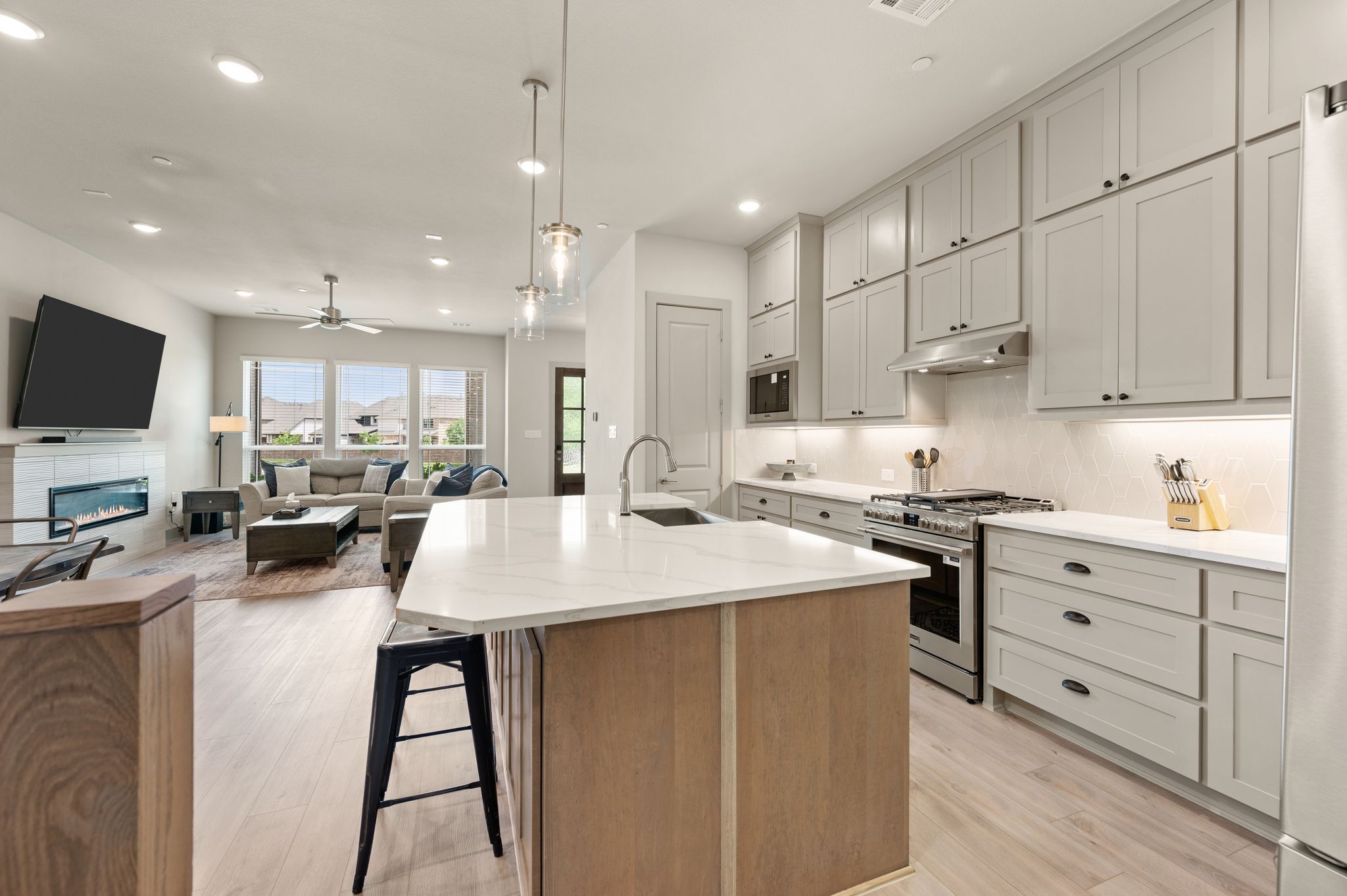  Modern Luxury Meets Effortless Living at The Abbey At Mercer Crossing - 物件實景