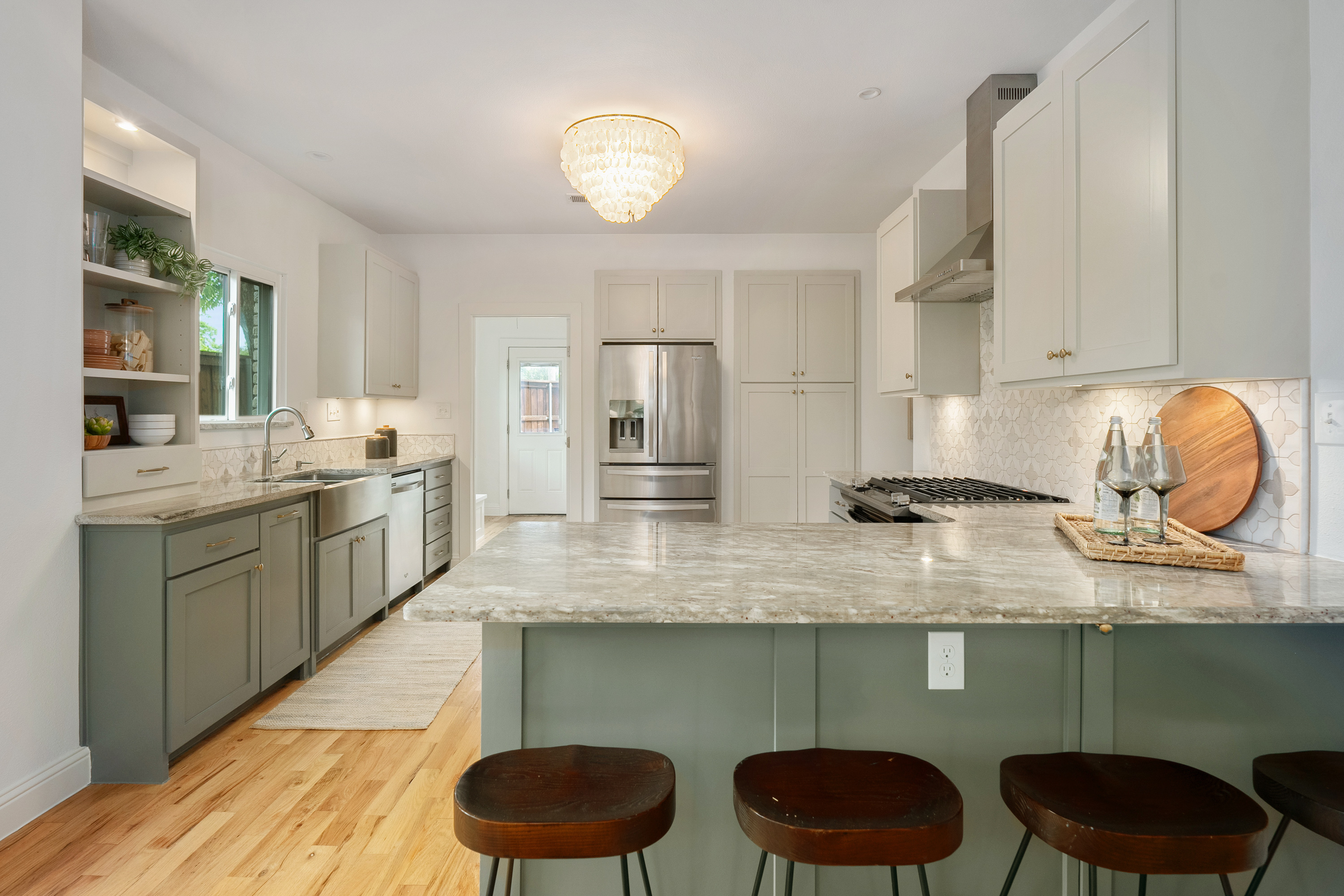 Classic East Dallas Craftsman with Refined Modern Updates - 物件實景