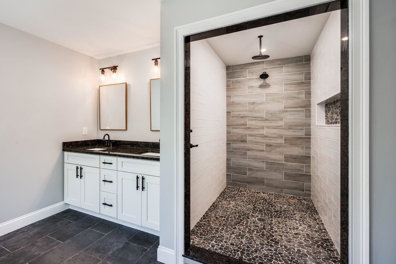 Weare, New Hampshire, 03281, United States, 4 Bedrooms Bedrooms, ,4 BathroomsBathrooms,Residential,For Sale,1908360