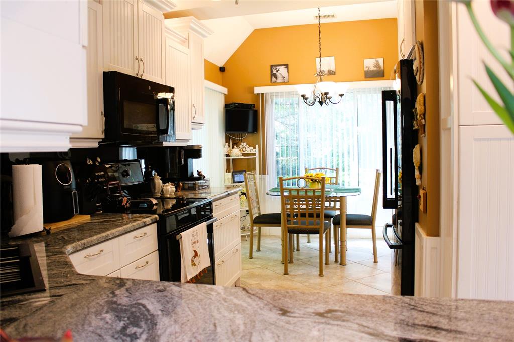 New York, New York, 11730, United States, 3 Bedrooms Bedrooms, ,3 BathroomsBathrooms,Residential,For Sale,1928706