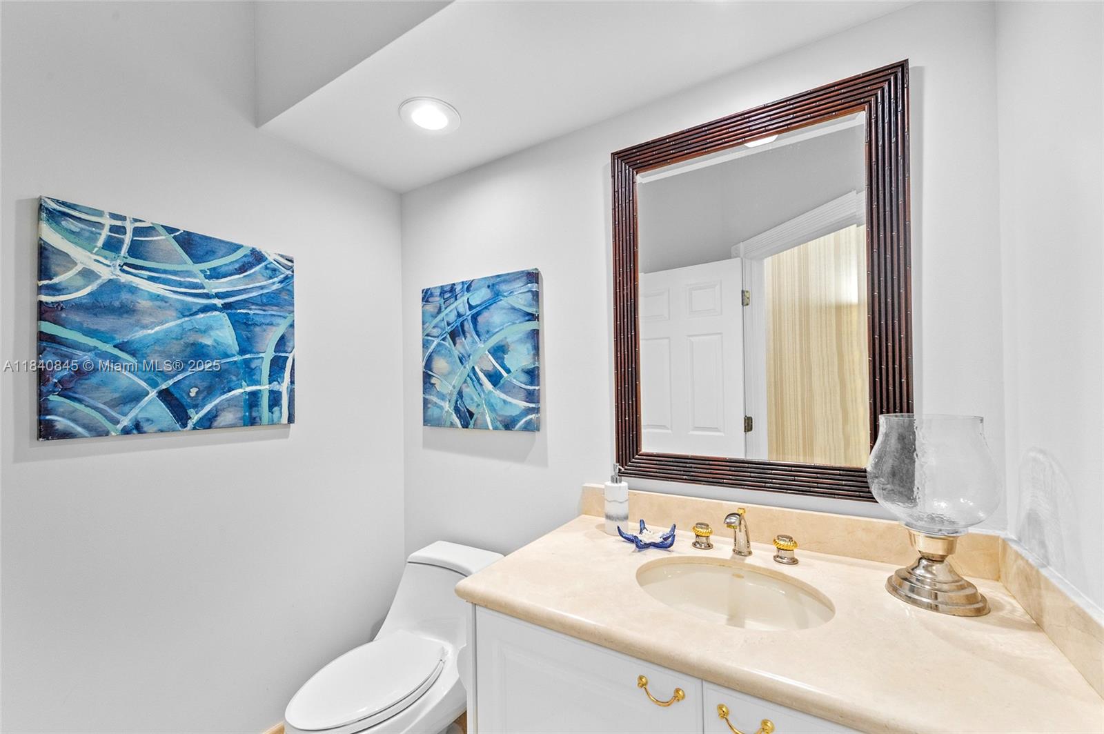 Weston, Florida, 33332, United States, 5 Bedrooms Bedrooms, ,6 BathroomsBathrooms,Residential,For Sale,1896752