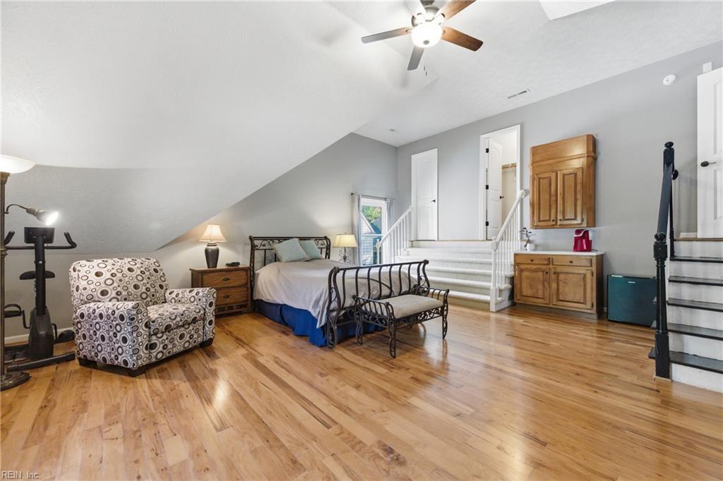 Yorktown, Virginia, 23693, United States, 6 Bedrooms Bedrooms, ,3 BathroomsBathrooms,Residential,For Sale,1988039