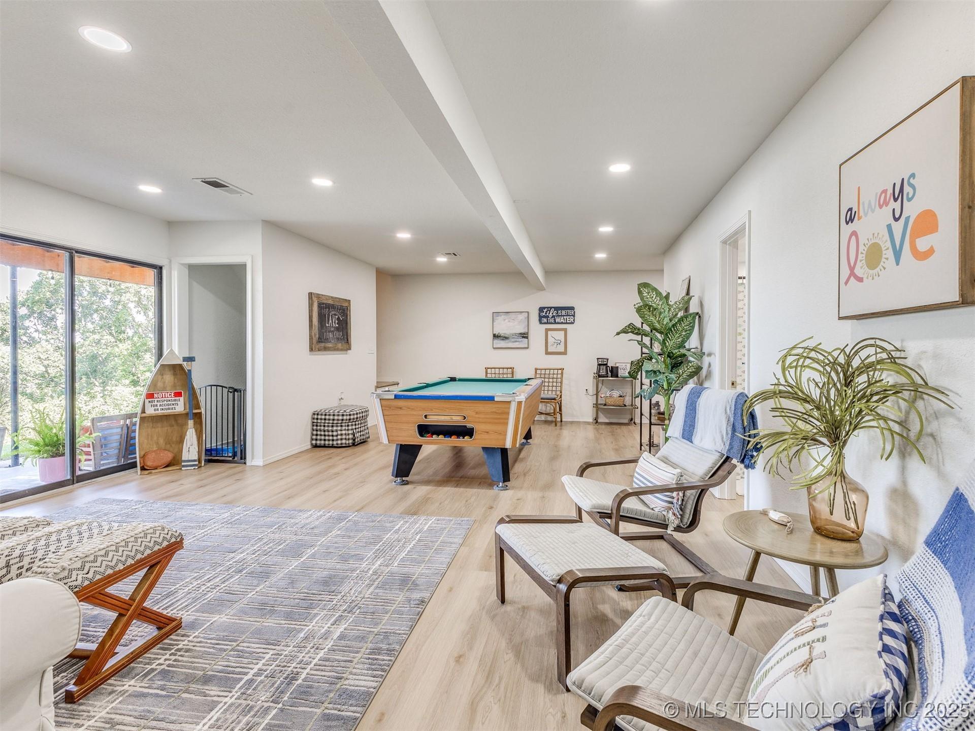 Mannford, Oklahoma, 74044, United States, 4 Bedrooms Bedrooms, ,3 BathroomsBathrooms,Residential,For Sale,1974696