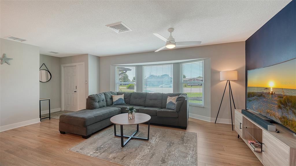 Venice, Florida, 34293, United States, 3 Bedrooms Bedrooms, ,2 BathroomsBathrooms,Residential,For Sale,1907658