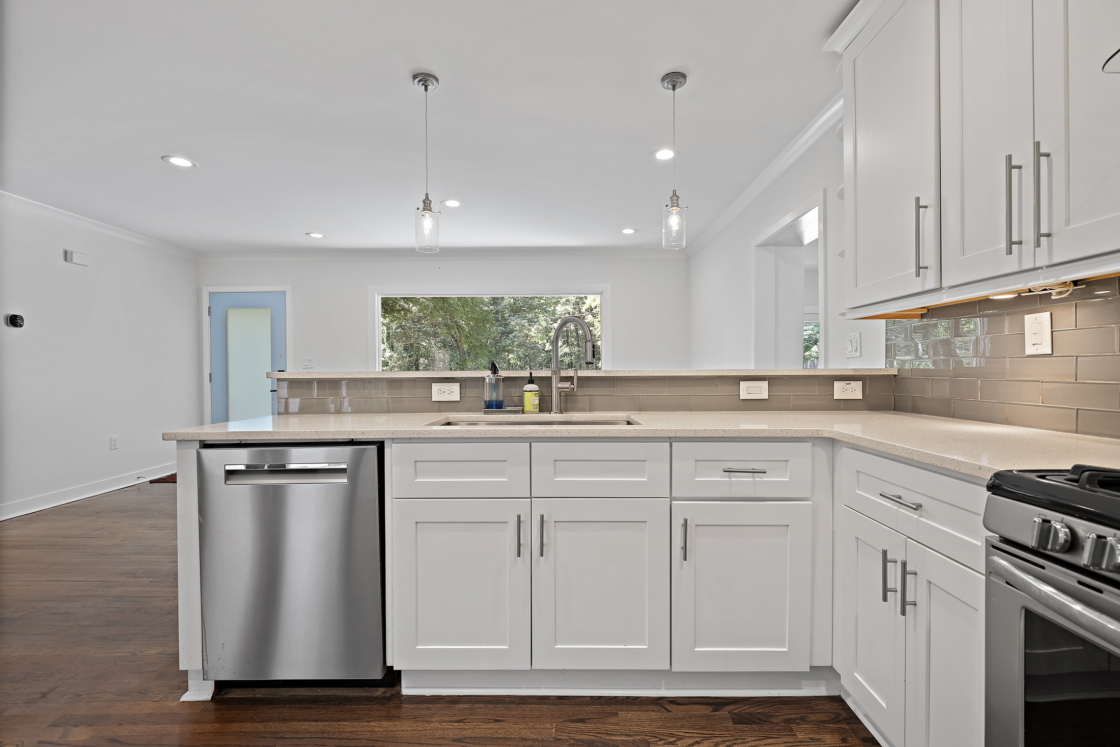  Charming Updated Ranch Home in Sought-after Clairmont Terrace Neighborhood - 物件實景