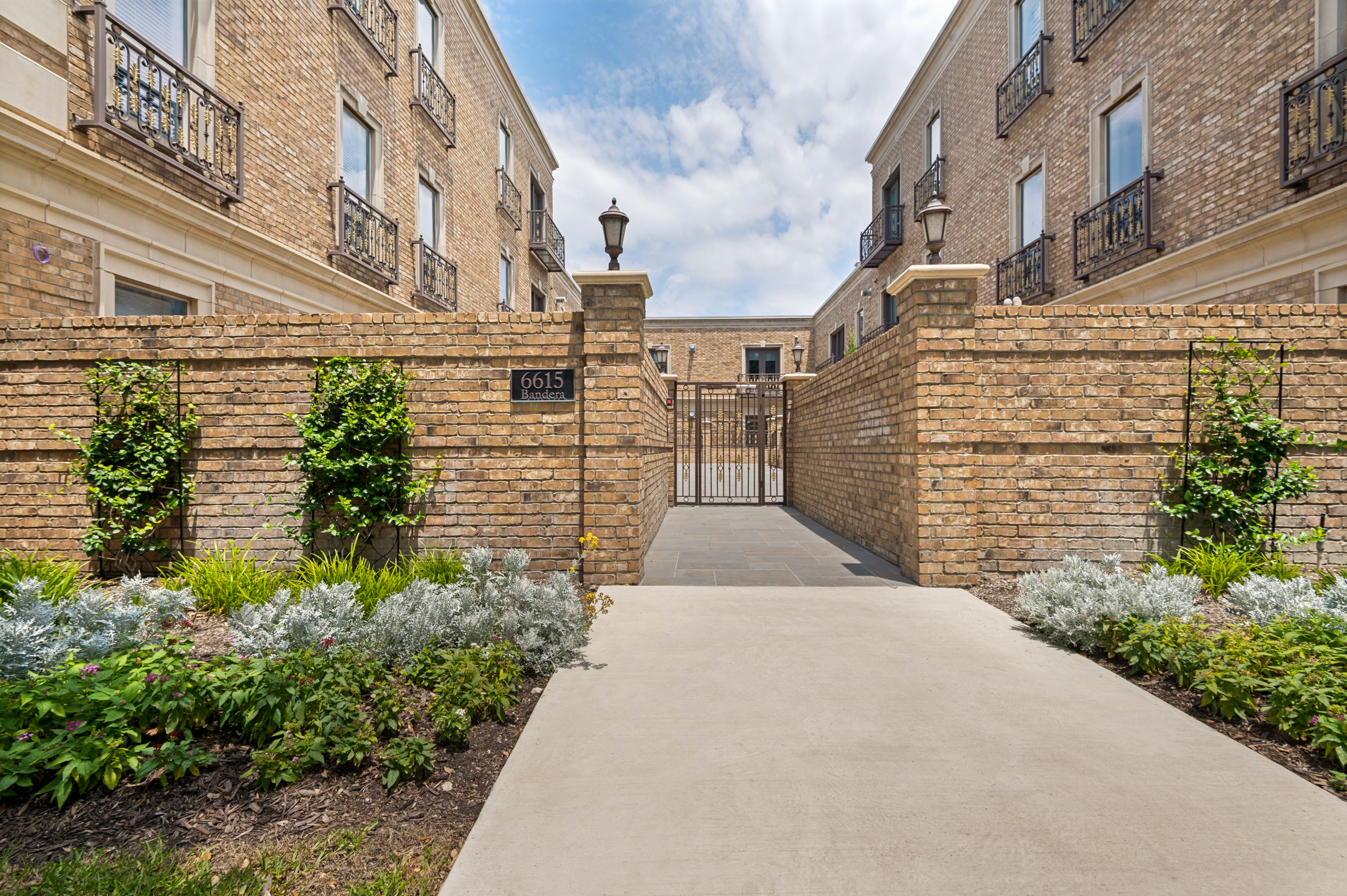  Move right in ... meticulously maintained Midrise in coveted Preston Hollow - 物件實景