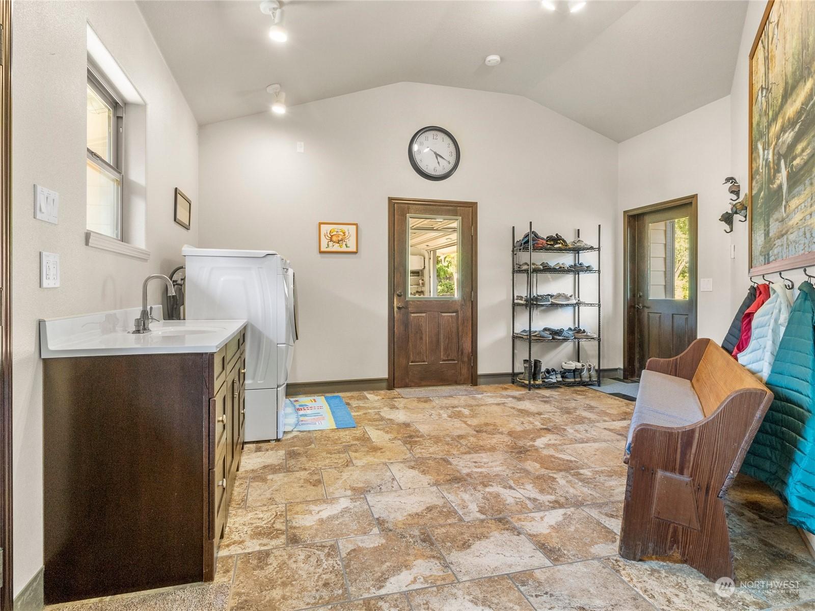 LONG BEACH, Washington, 98624, United States, 3 Bedrooms Bedrooms, ,4 BathroomsBathrooms,Residential,For Sale,1827835