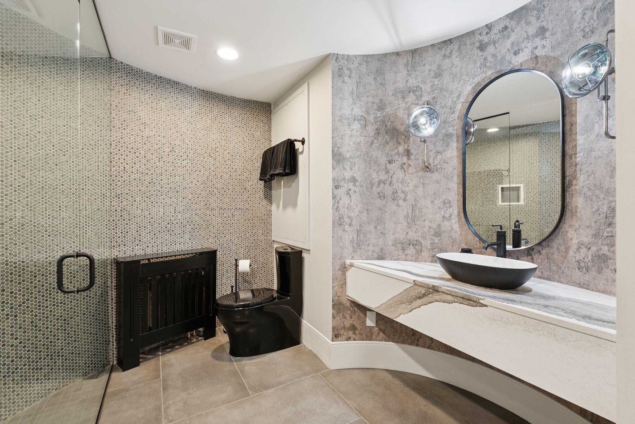 Falmouth, Maine, 04105, United States, 3 Bedrooms Bedrooms, ,4 BathroomsBathrooms,Residential,For Sale,1975511