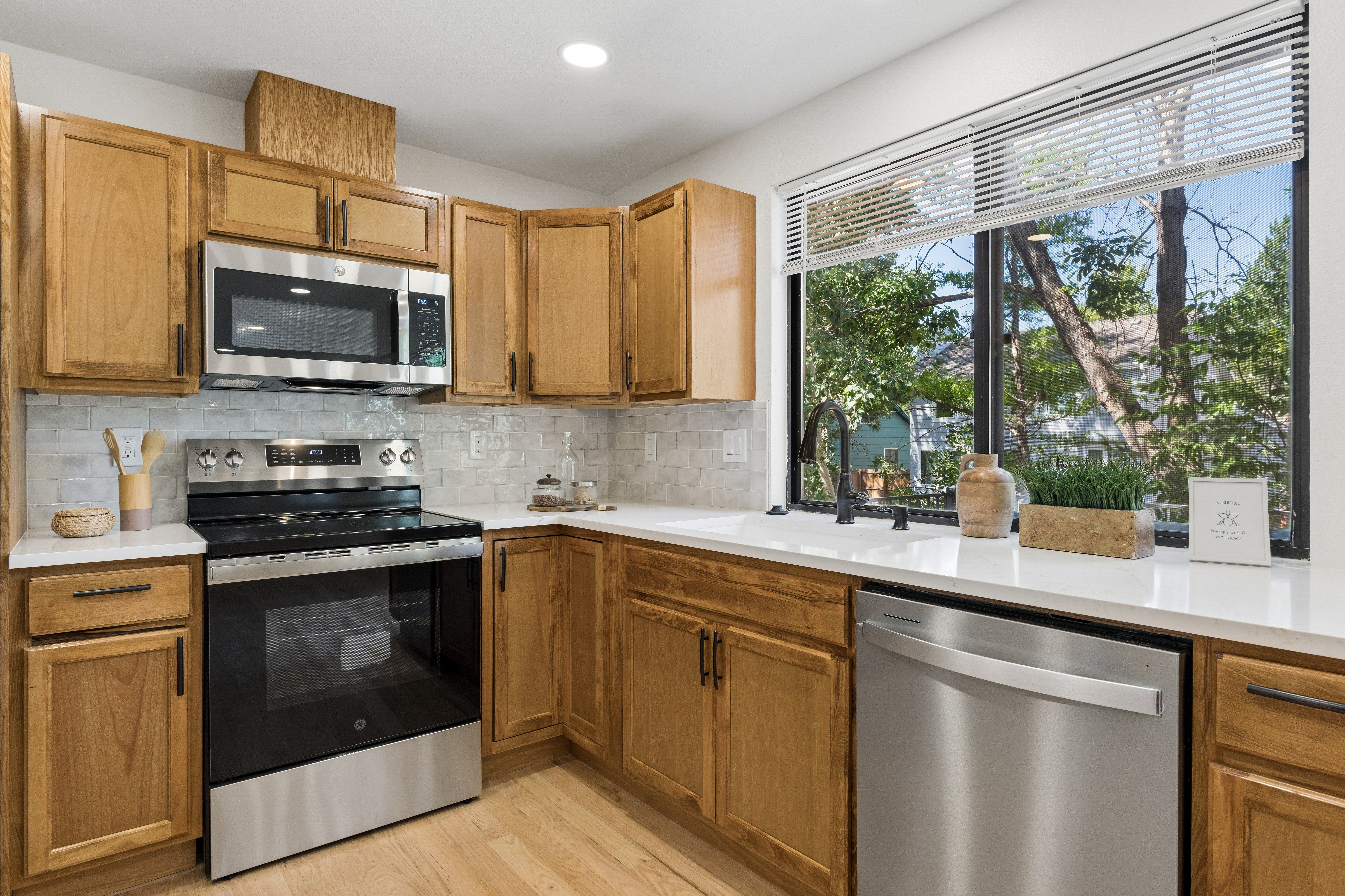  Completely reimagined, refreshed, and ready, this charming home on quiet street - 物件實景