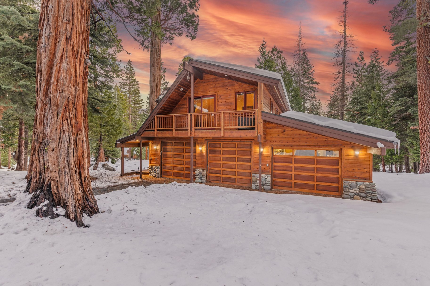  Gorgeous Tahoe Lodge next to open forest and close to everything - 物件實景
