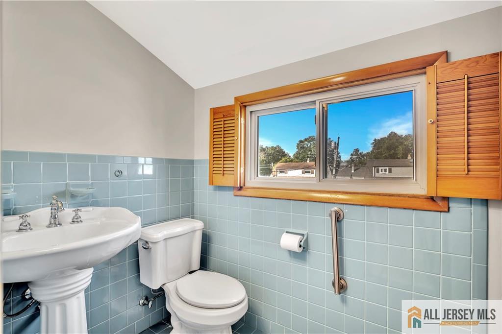 Old Bridge, New Jersey, 08857, United States, 4 Bedrooms Bedrooms, ,3 BathroomsBathrooms,Residential,For Sale,1962788