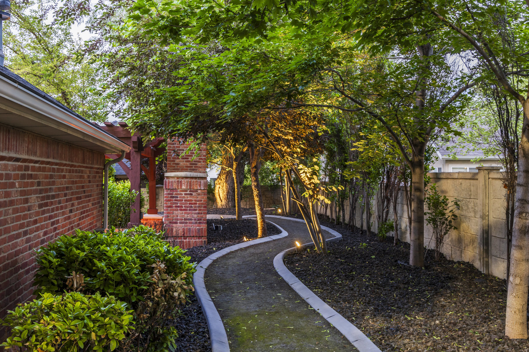 Gated West Jordan 2 Story Estate with 10 Car Garage and Swimming Pool - 物件實景