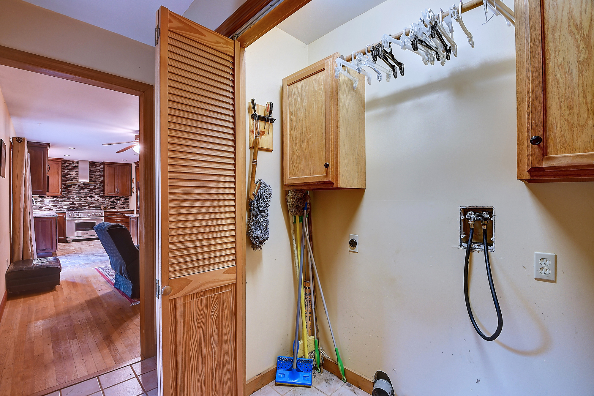 Bethlehem, Connecticut, 06751, United States, 3 Bedrooms Bedrooms, ,4 BathroomsBathrooms,Residential,For Sale,1987102