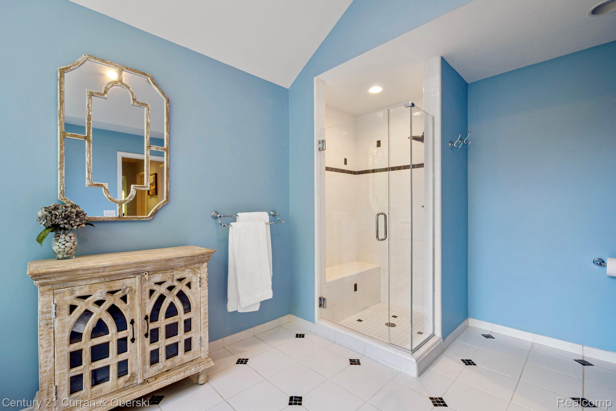 Novi, Michigan, 48374, United States, 4 Bedrooms Bedrooms, ,6 BathroomsBathrooms,Residential,For Sale,1914653