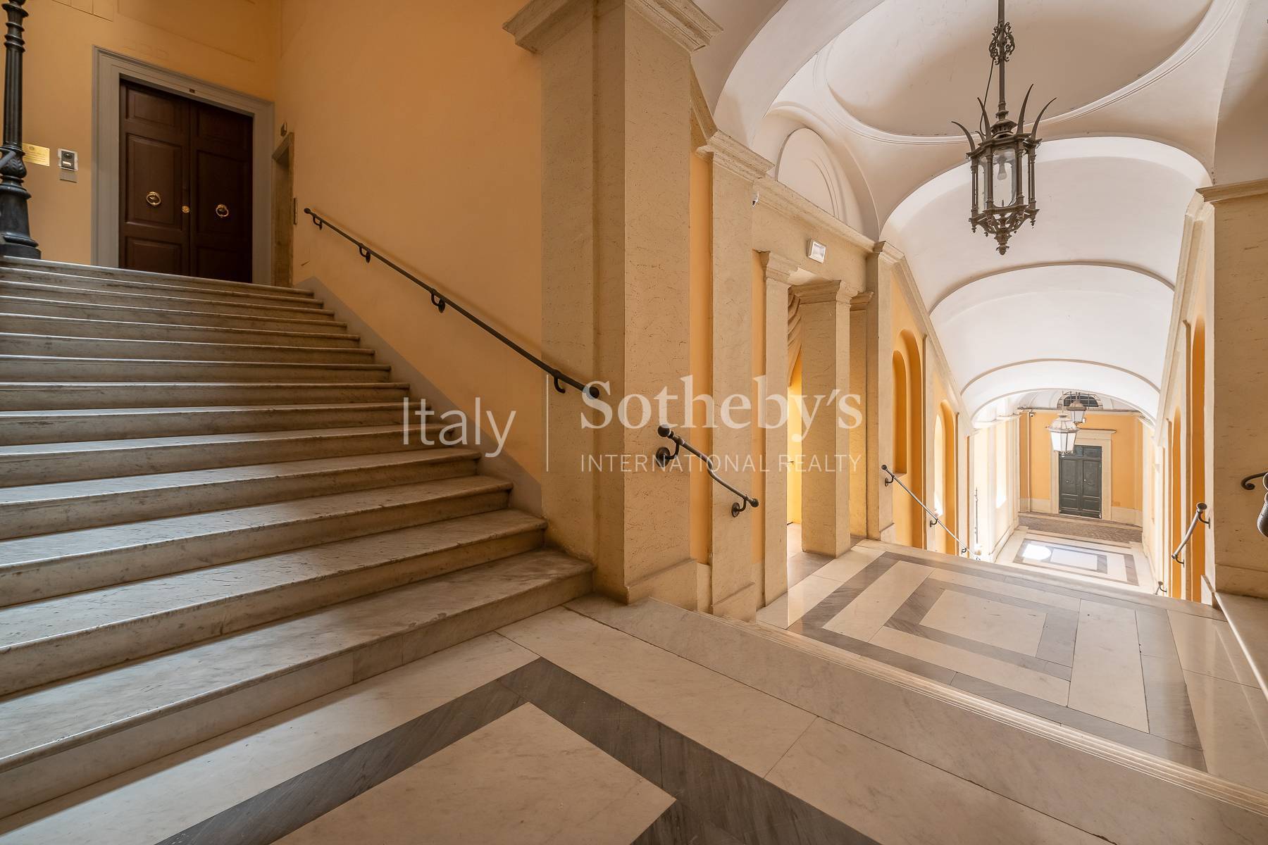  Refined pied-à-terre with a charming terrace in the exclusive Palazzo Balestra - 物件實景