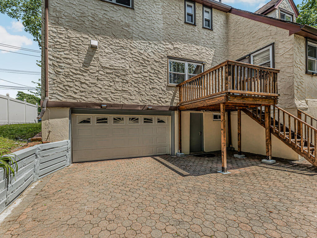 Yonkers, New York, 10710, United States, 5 Bedrooms Bedrooms, ,3 BathroomsBathrooms,Residential,For Sale,1983981