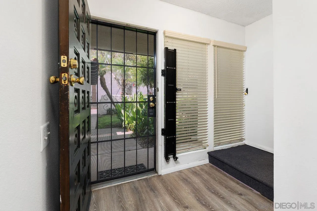 San Diego, California, 92110, United States, 4 Bedrooms Bedrooms, ,3 BathroomsBathrooms,Residential,For Sale,1940951