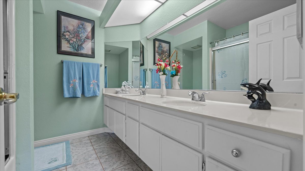 Corona, California, 92881, United States, 5 Bedrooms Bedrooms, ,3 BathroomsBathrooms,Residential,For Sale,1983465