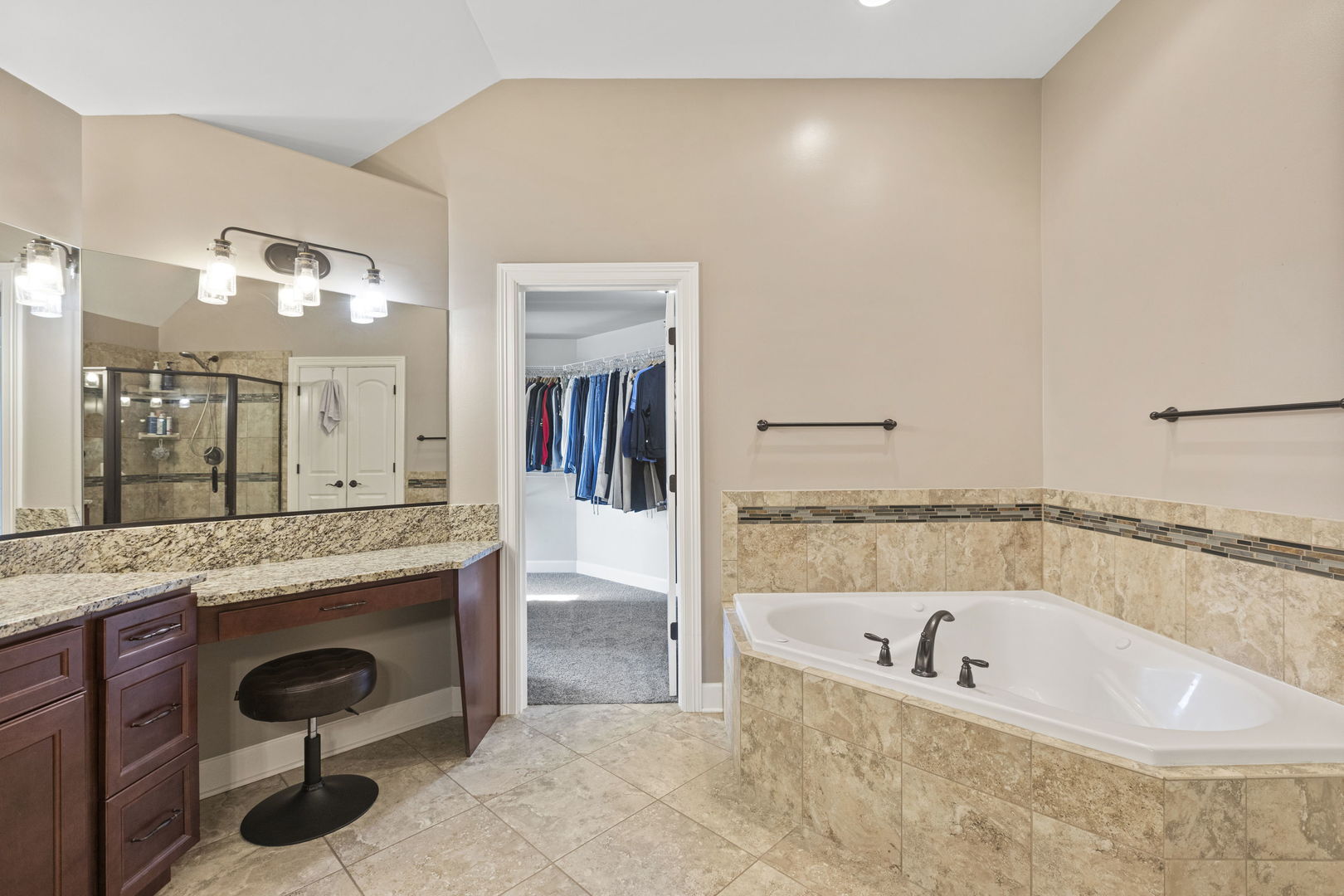 Plainfield, Illinois, 60586, United States, 4 Bedrooms Bedrooms, ,4 BathroomsBathrooms,Residential,For Sale,1989216