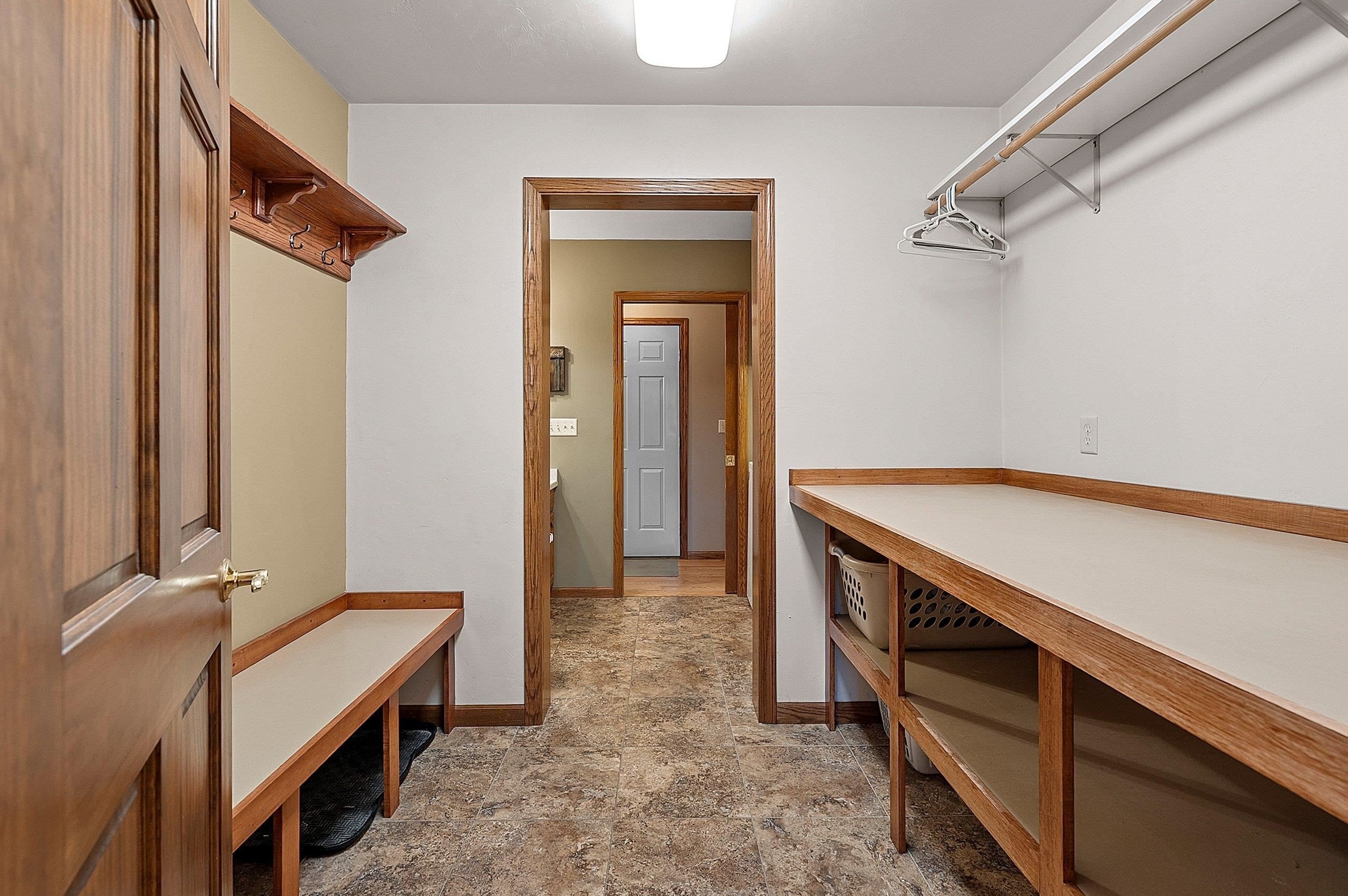 GREEN BAY, Wisconsin, 54313, United States, 4 Bedrooms Bedrooms, ,4 BathroomsBathrooms,Residential,For Sale,2048613