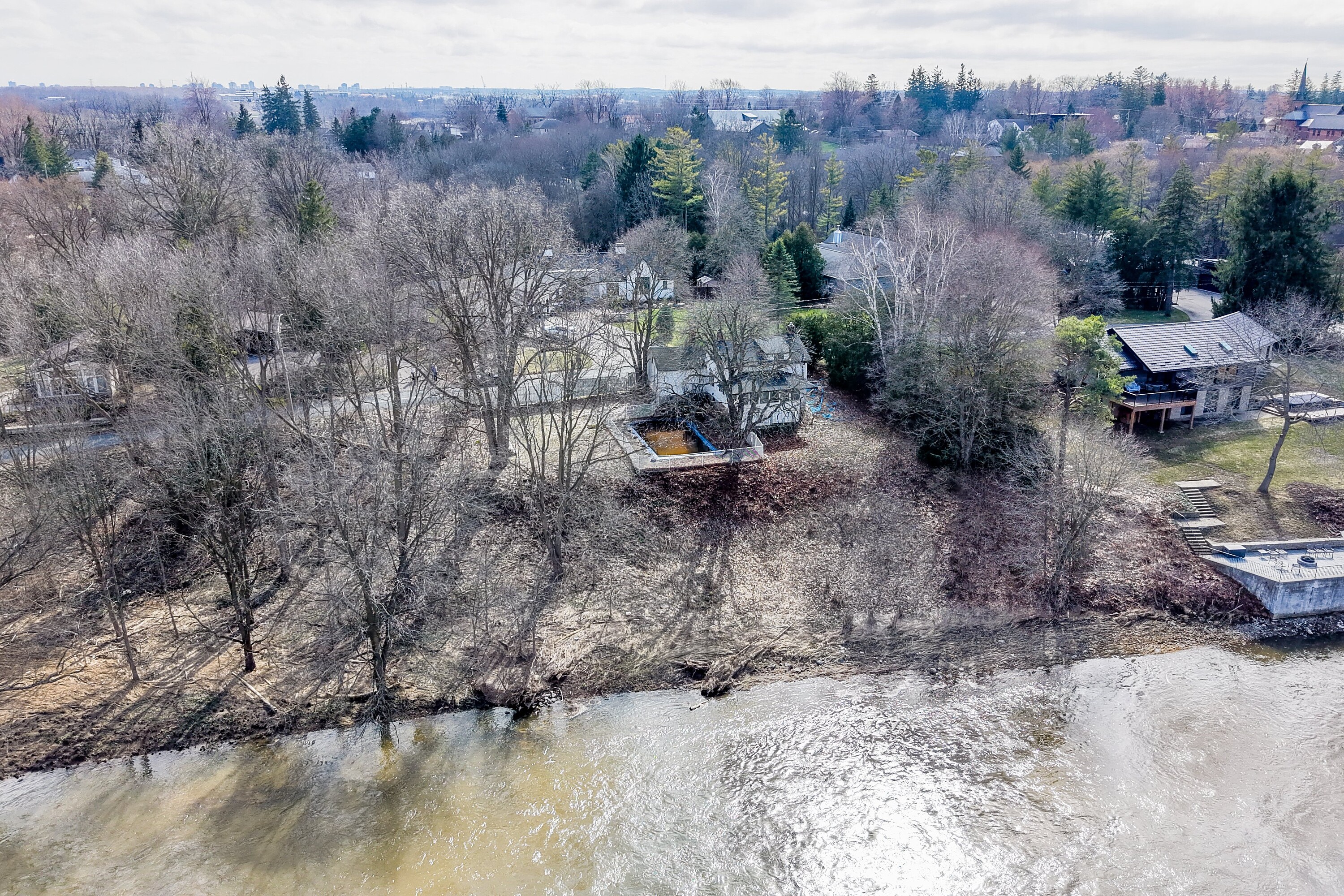  1.7-acre Waterfront Lot - 物件實景