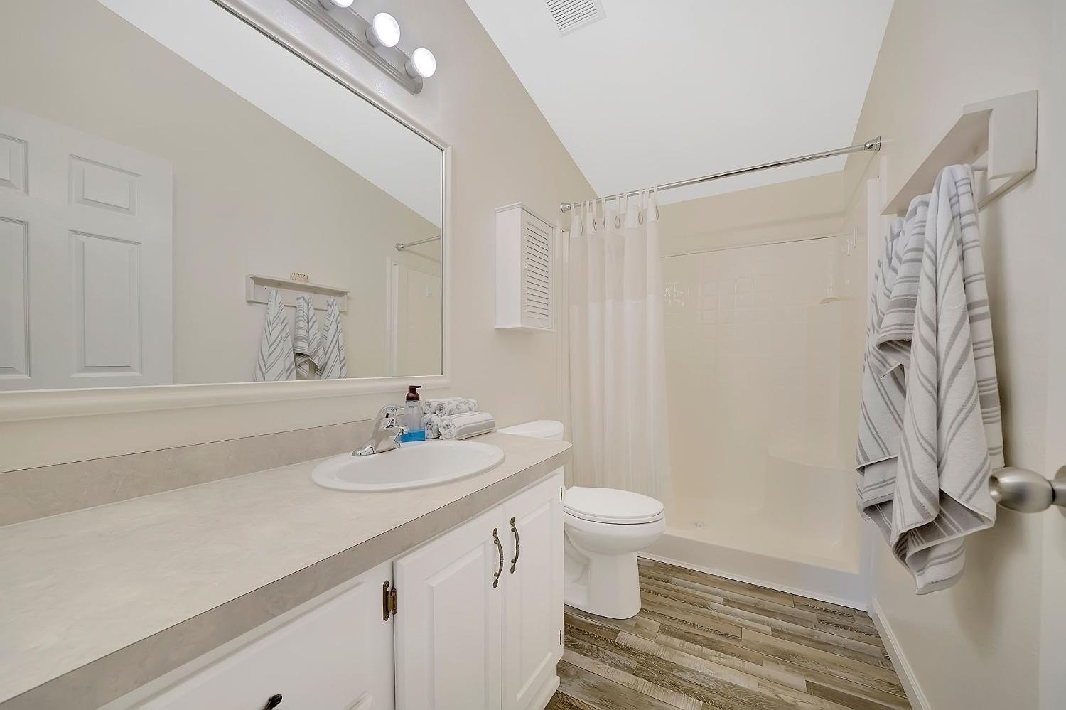 Valley Springs, California, 95252, United States, 5 Bedrooms Bedrooms, ,4 BathroomsBathrooms,Residential,For Sale,1724750