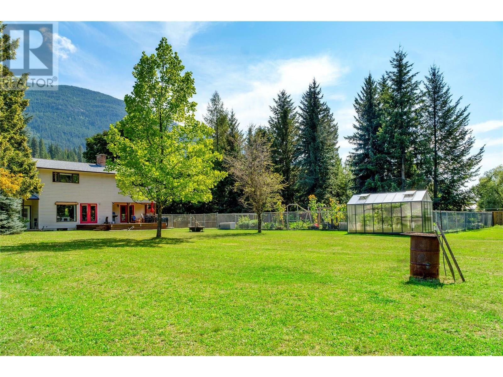 CASTLEGAR, British Columbia, V1N 4S6, CA, 4 Bedrooms Bedrooms, ,3 BathroomsBathrooms,Residential,For Sale,1859816