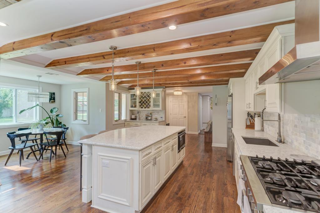 Bensenville, Illinois, 60106, United States, 4 Bedrooms Bedrooms, ,3 BathroomsBathrooms,Residential,For Sale,1910503