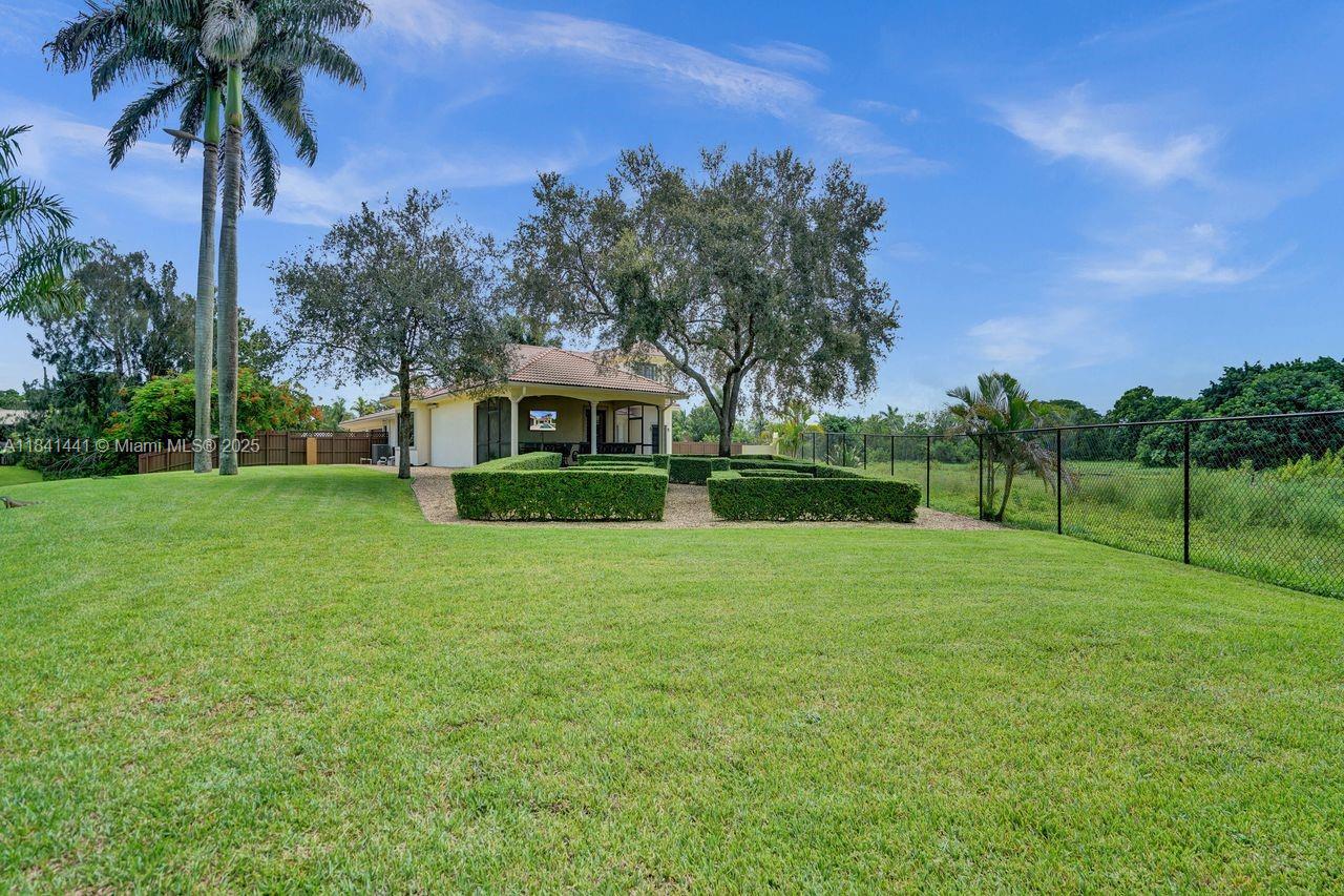 Davie, Florida, 33330, United States, 5 Bedrooms Bedrooms, ,5 BathroomsBathrooms,Residential,For Sale,1896833