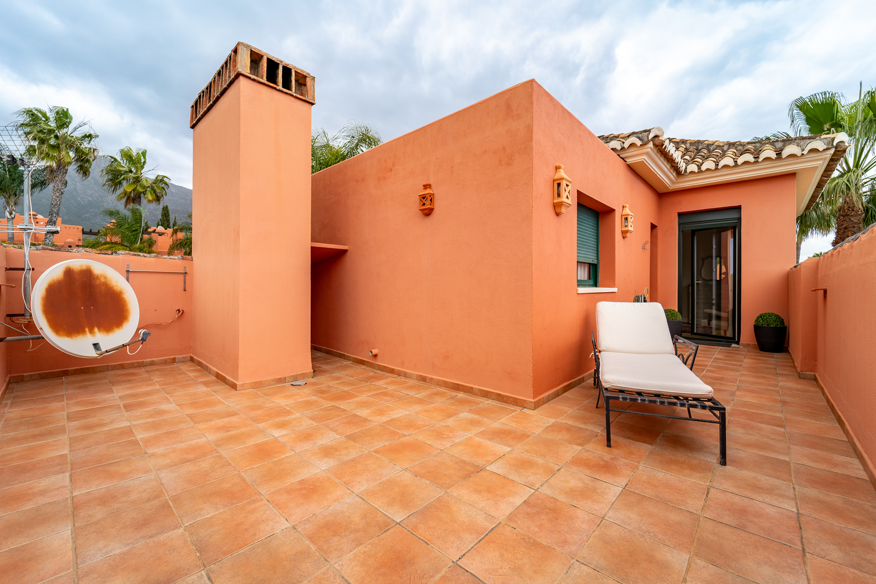  Charming Andalusian-style villa in Altos de Puente Romano, Golden Mile - 物件實景