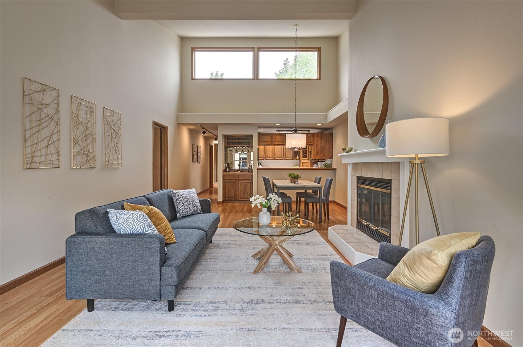 SEATTLE, Washington, 98103, United States, 2 Bedrooms Bedrooms, ,2 BathroomsBathrooms,Residential,For Sale,1794014