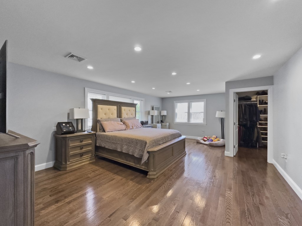 North Andover, Massachusetts, 01845, United States, 3 Bedrooms Bedrooms, ,4 BathroomsBathrooms,Residential,For Sale,2005973