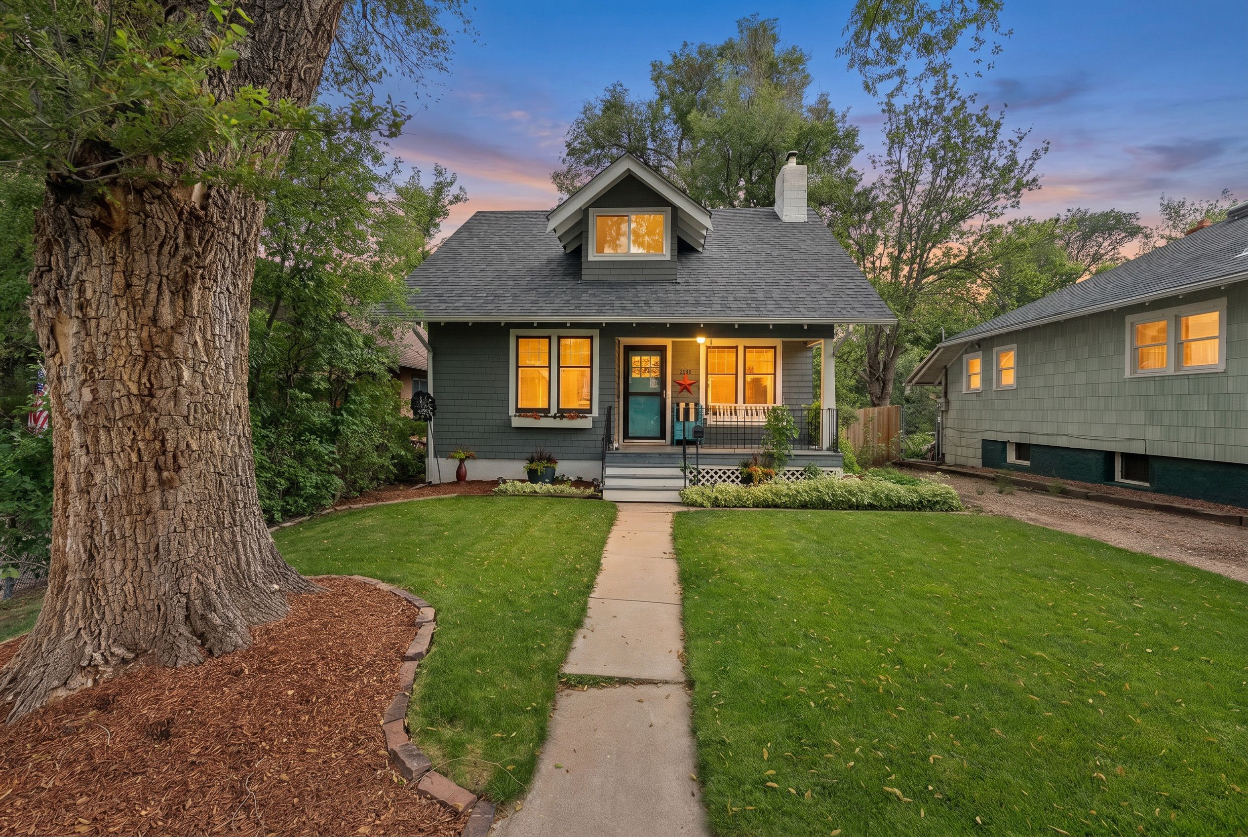  Storybook Ivywild Craftsman with Creekside Setting - 物件實景