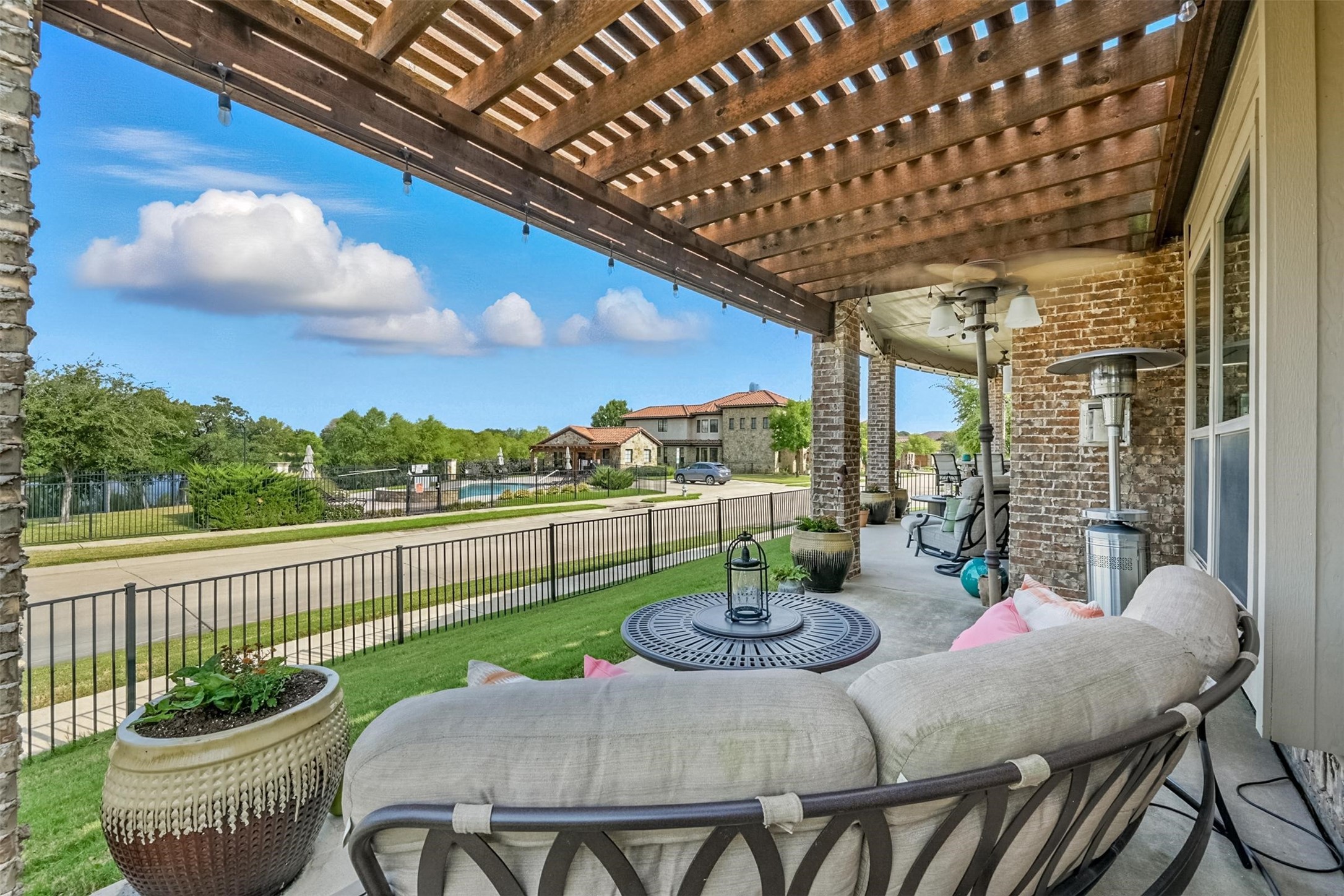 Denton, Texas, 76210, United States, 3 Bedrooms Bedrooms, ,3 BathroomsBathrooms,Residential,For Sale,1932168