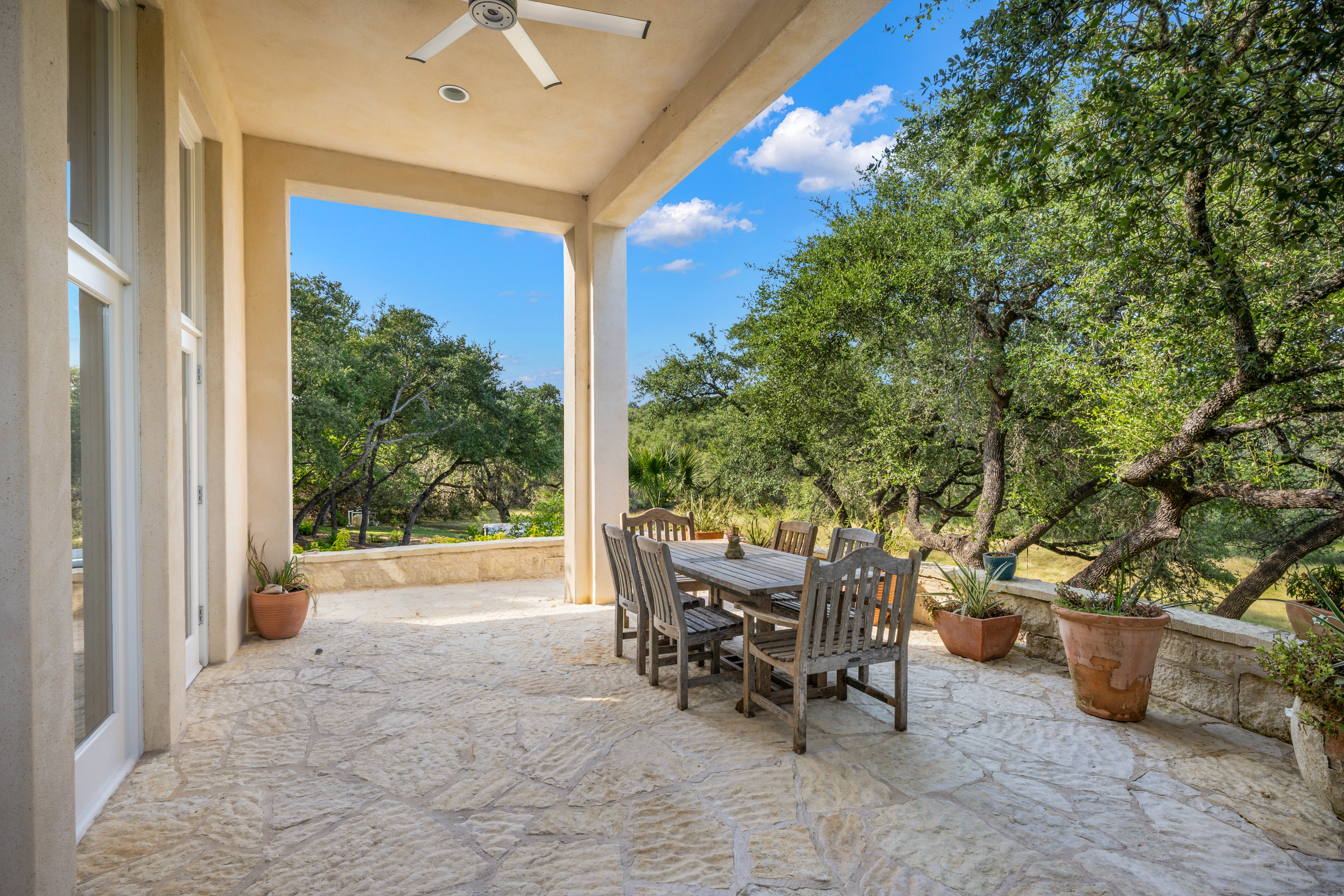  Hill Country Estate with Privacy and Presence - 物件實景