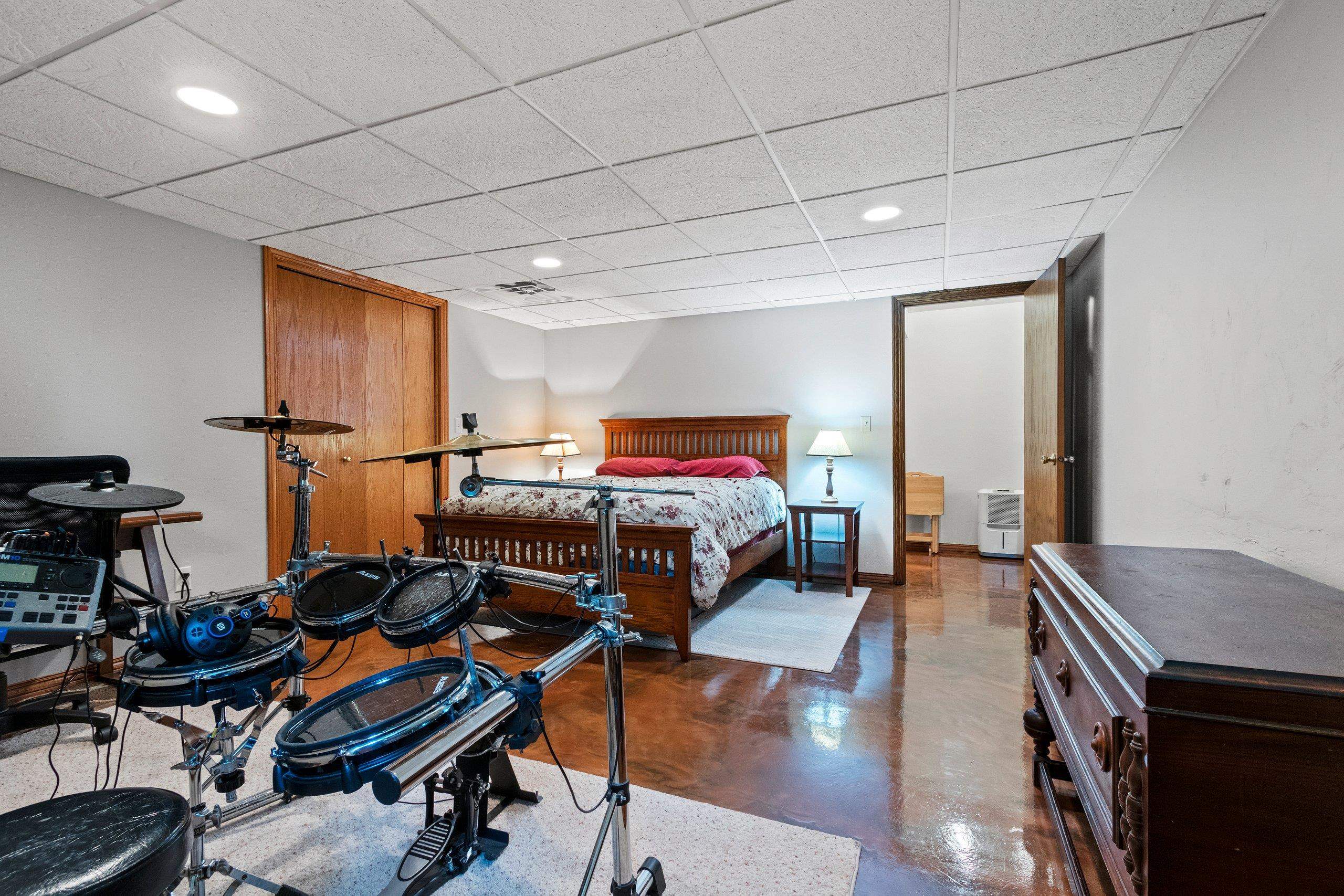 DE PERE, Wisconsin, 54115, United States, 3 Bedrooms Bedrooms, ,4 BathroomsBathrooms,Residential,For Sale,1912239