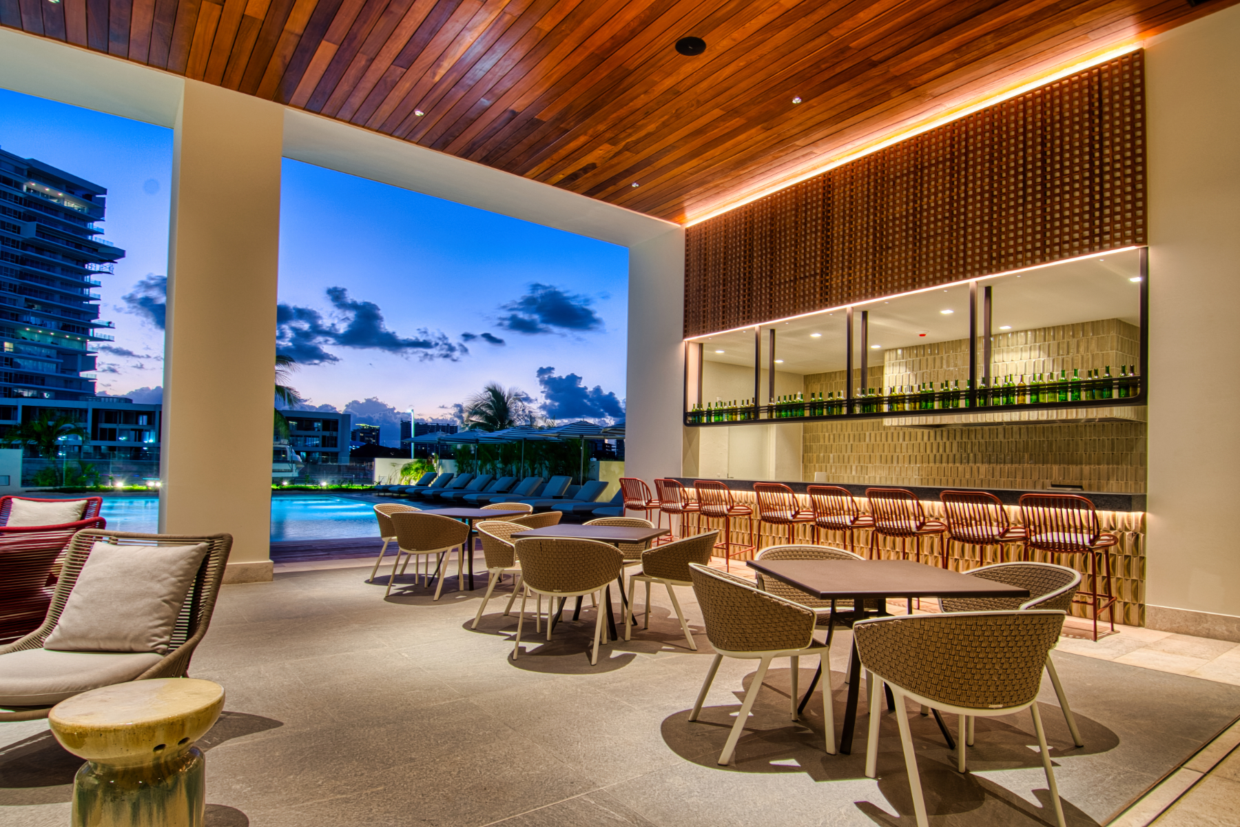  Oceanfront SLS Residences - 物件實景