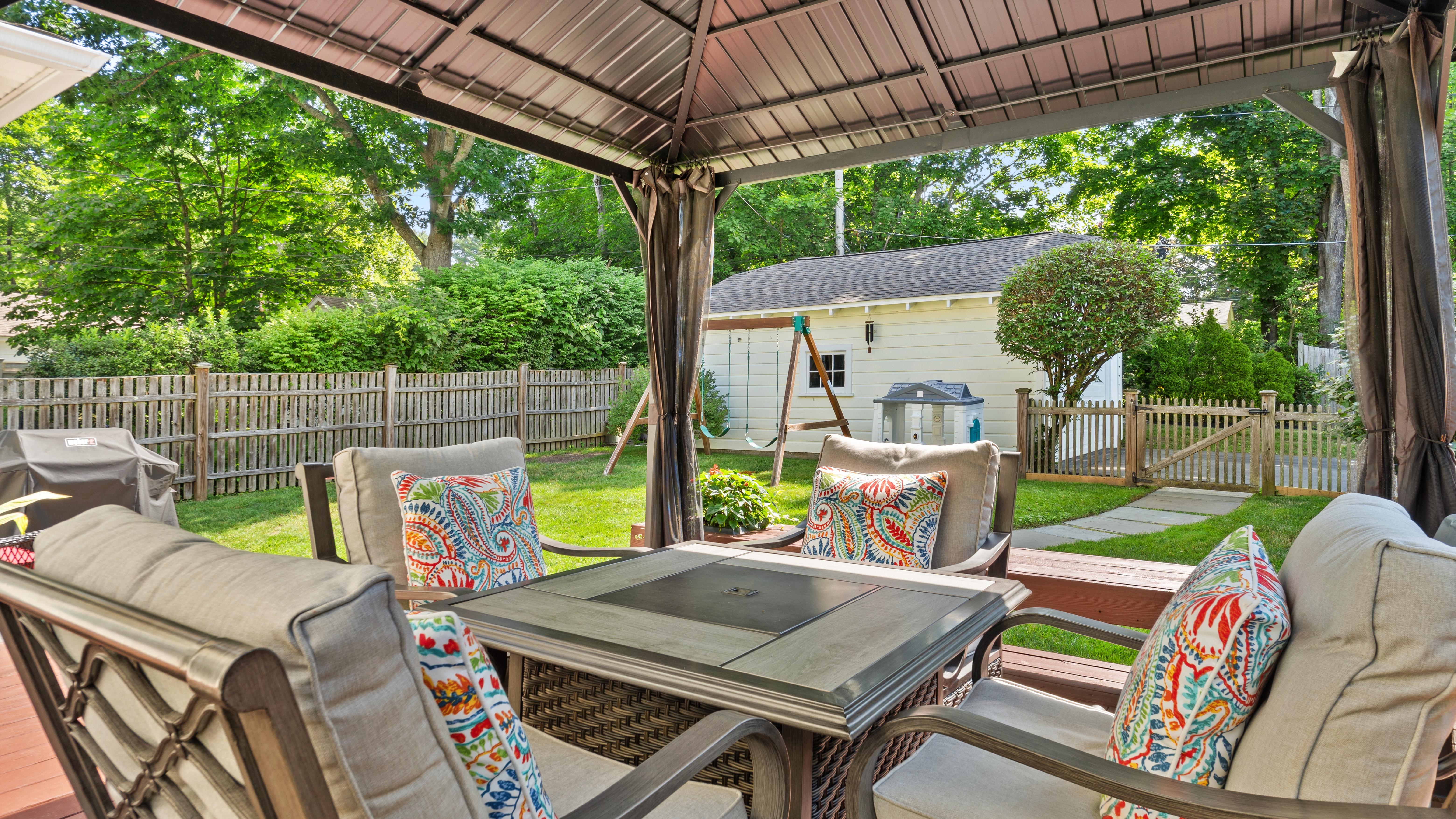  Turnkey Colonial Charm in Southeast Pittsfield - 物件實景