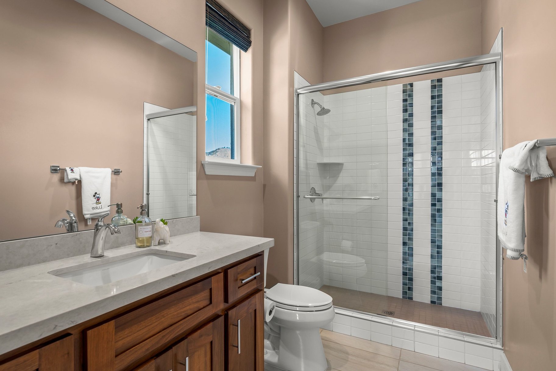  Private Luxury Retreat in Verdi with Custom Designer Finishes & Peavine Views - 物件實景