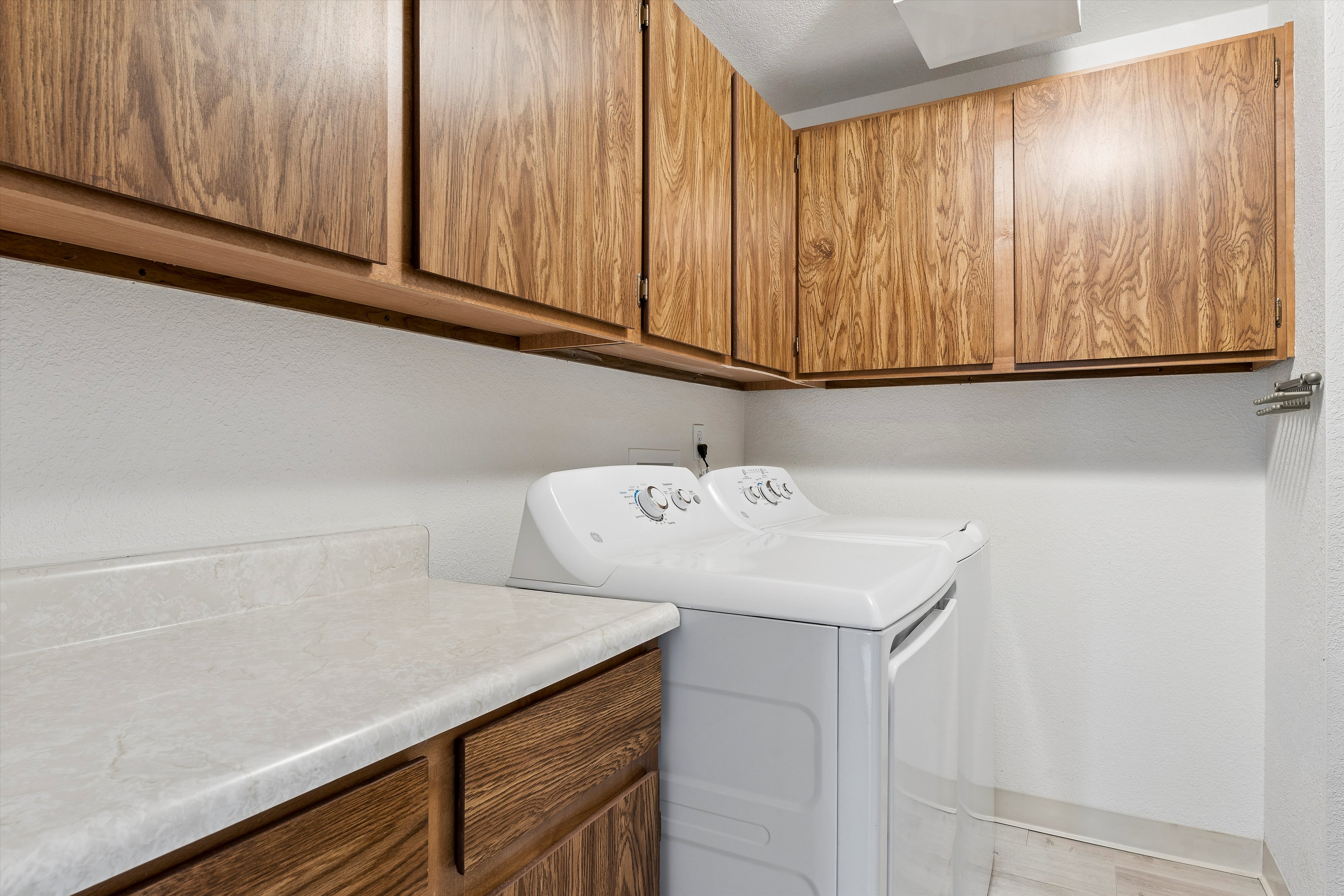  First Floor Corner Unit Condo in 55+ Centennial at Riverwalk in Littleton - 物件實景