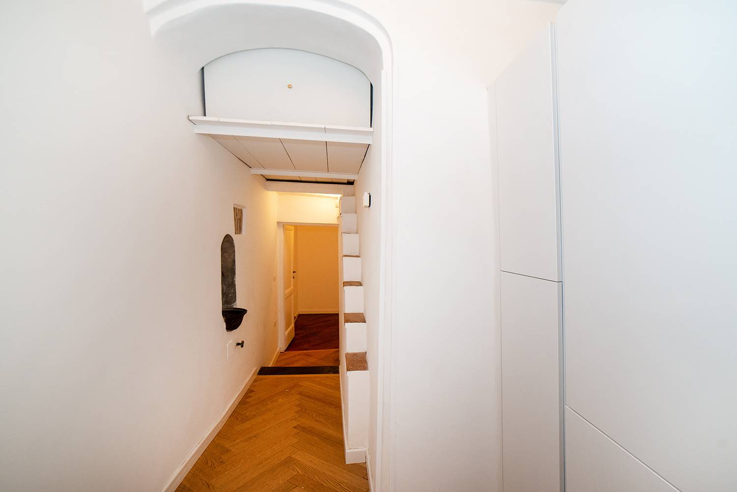 Roma, Roma, 00100, IT, 2 Bedrooms Bedrooms, ,1 BathroomBathrooms,Residential,For Sale,1695374