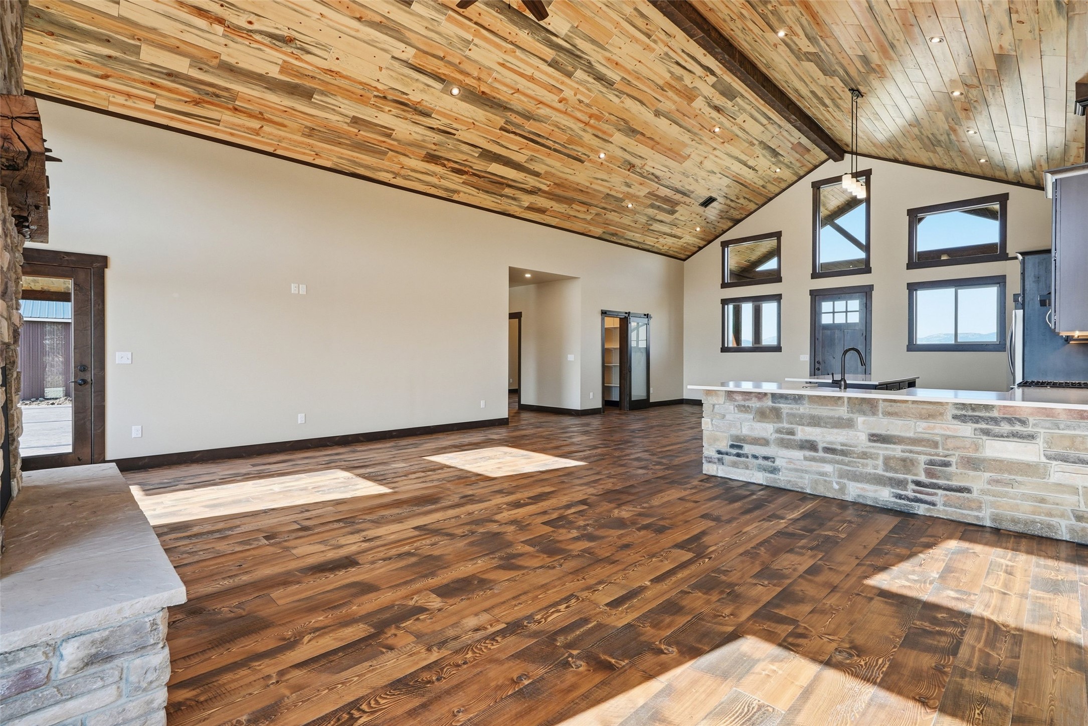  475 Ashleigh Lane - 物件實景