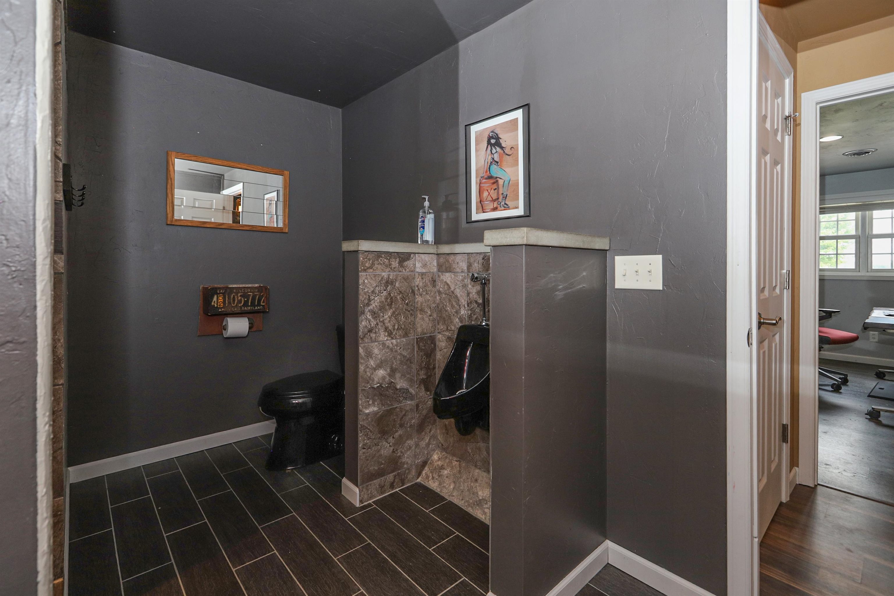 Hortonville, Wisconsin, 54944-9660, United States, 5 Bedrooms Bedrooms, ,3 BathroomsBathrooms,Residential,For Sale,1920298