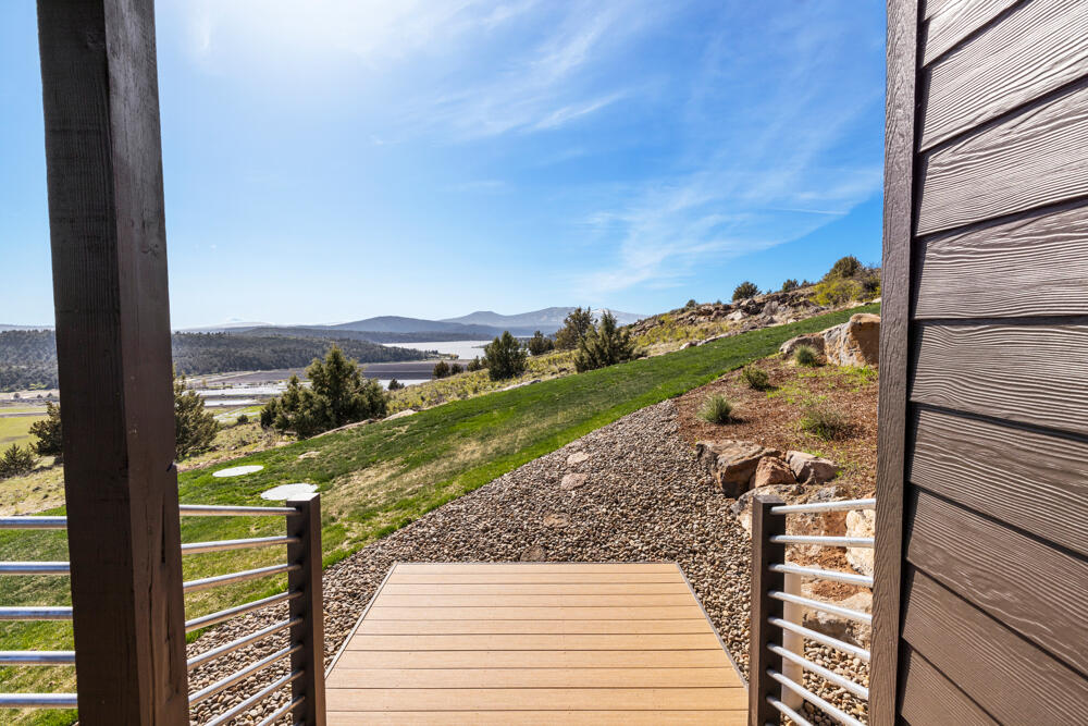 Klamath Falls, Oregon, 97601, United States, 3 Bedrooms Bedrooms, ,4 BathroomsBathrooms,Residential,For Sale,1794380